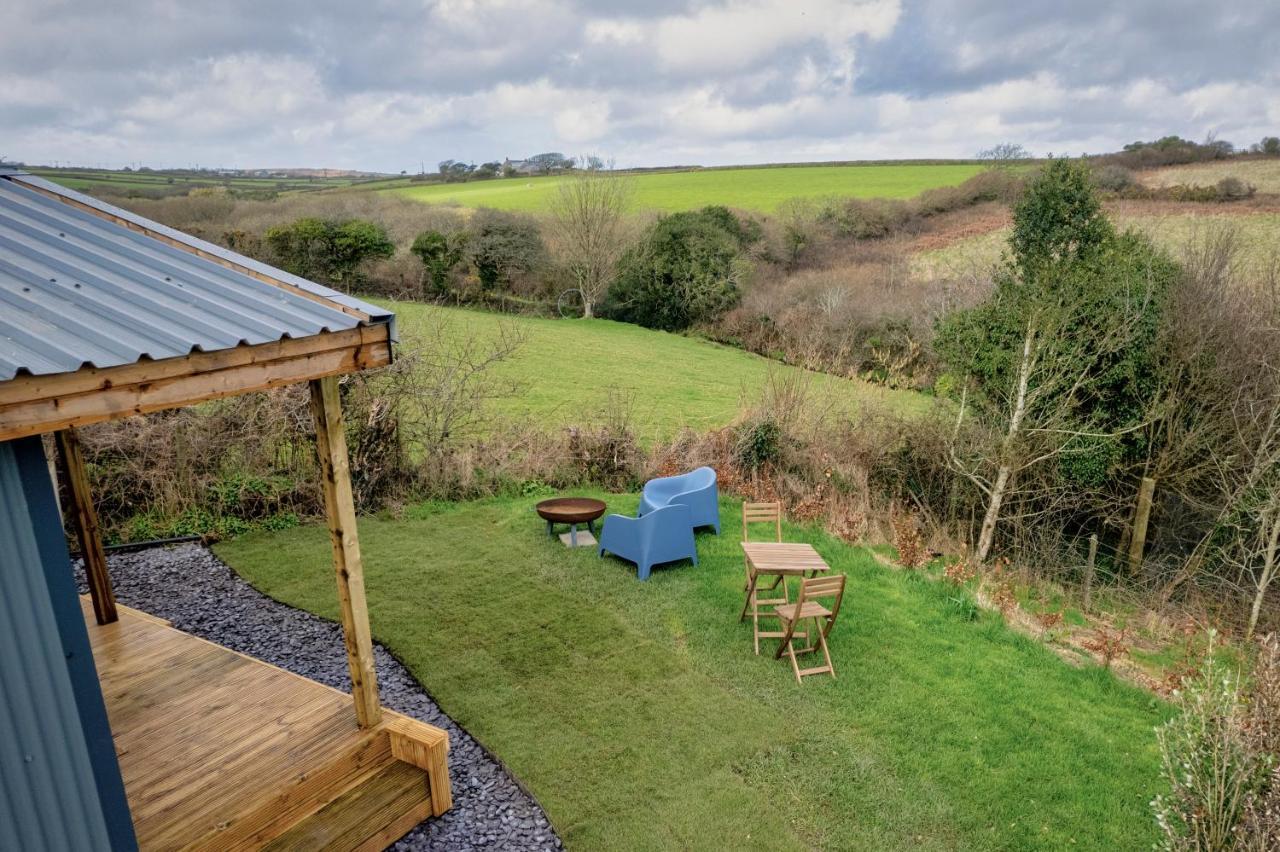 Luxury Glamping Cabin With Outdoor Bath On Cornish Flower Farm Труро Экстерьер фото