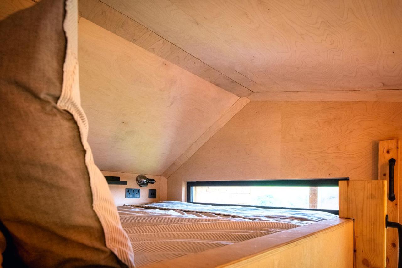 Luxury Glamping Cabin With Outdoor Bath On Cornish Flower Farm Труро Экстерьер фото