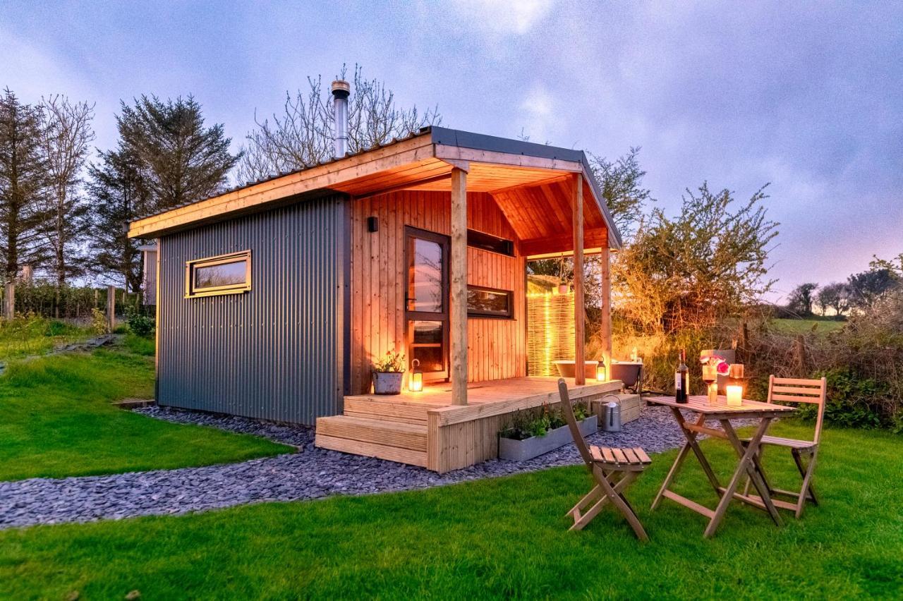Luxury Glamping Cabin With Outdoor Bath On Cornish Flower Farm Труро Экстерьер фото