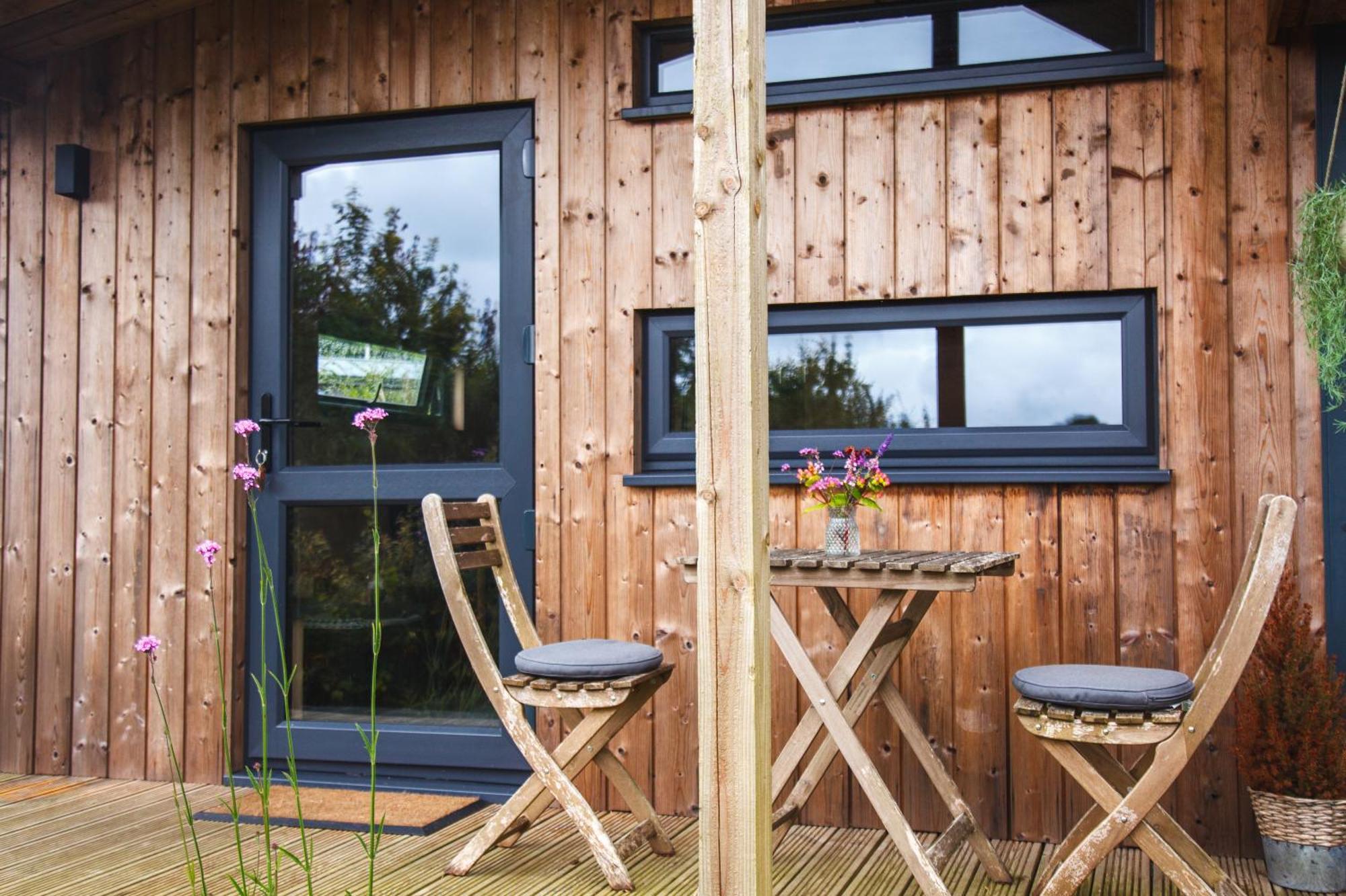 Luxury Glamping Cabin With Outdoor Bath On Cornish Flower Farm Труро Экстерьер фото